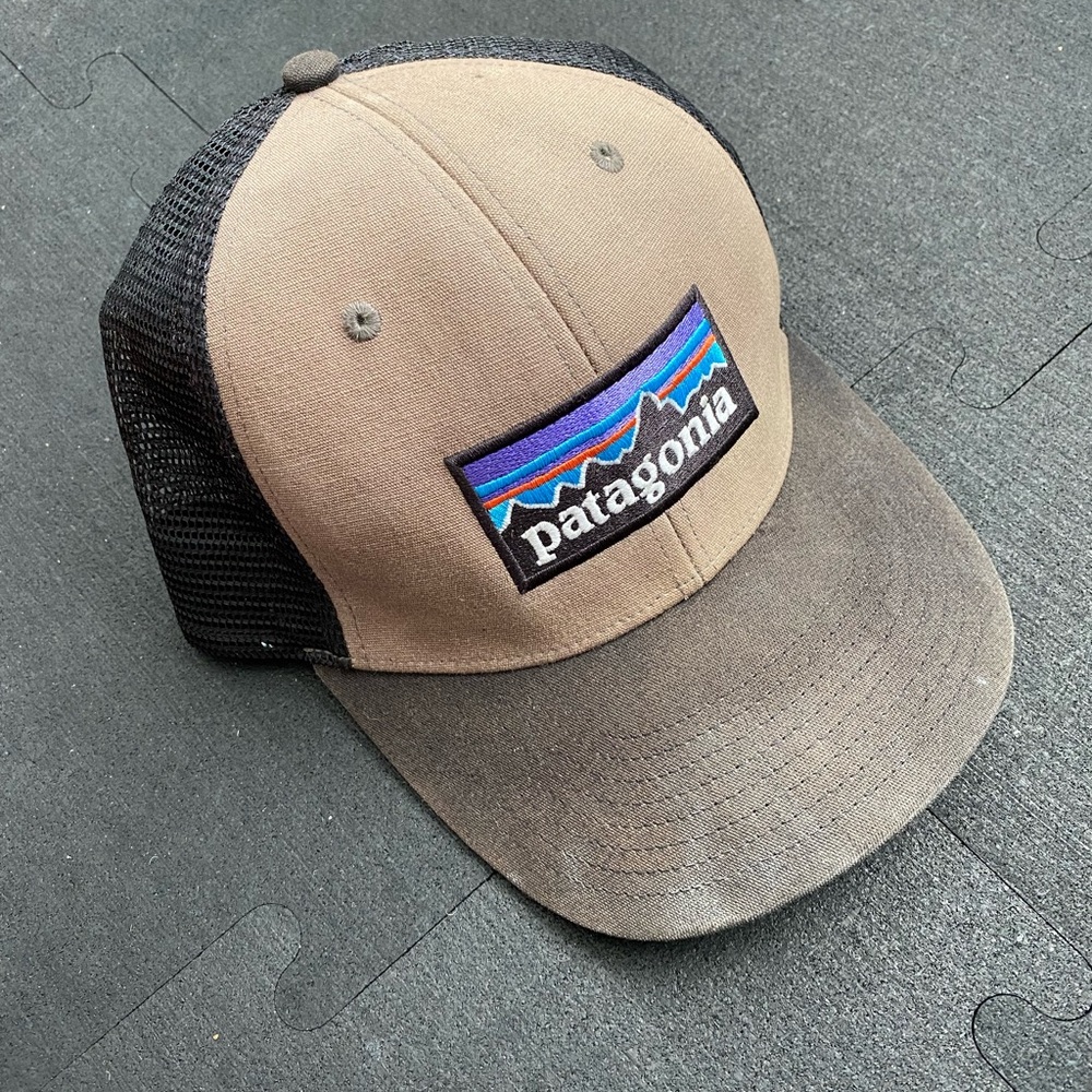 Patagonia hat black and grey